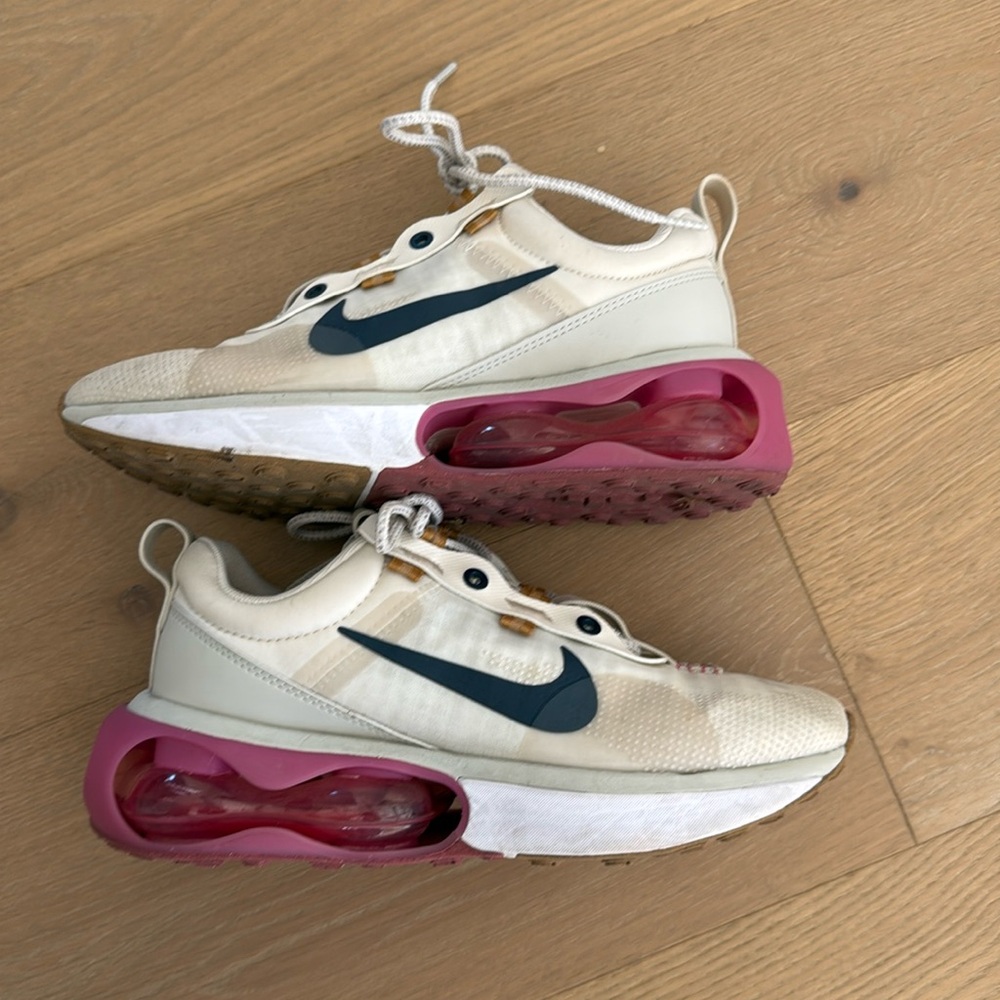 Nike Air Max pink/navy blue/cream size W8